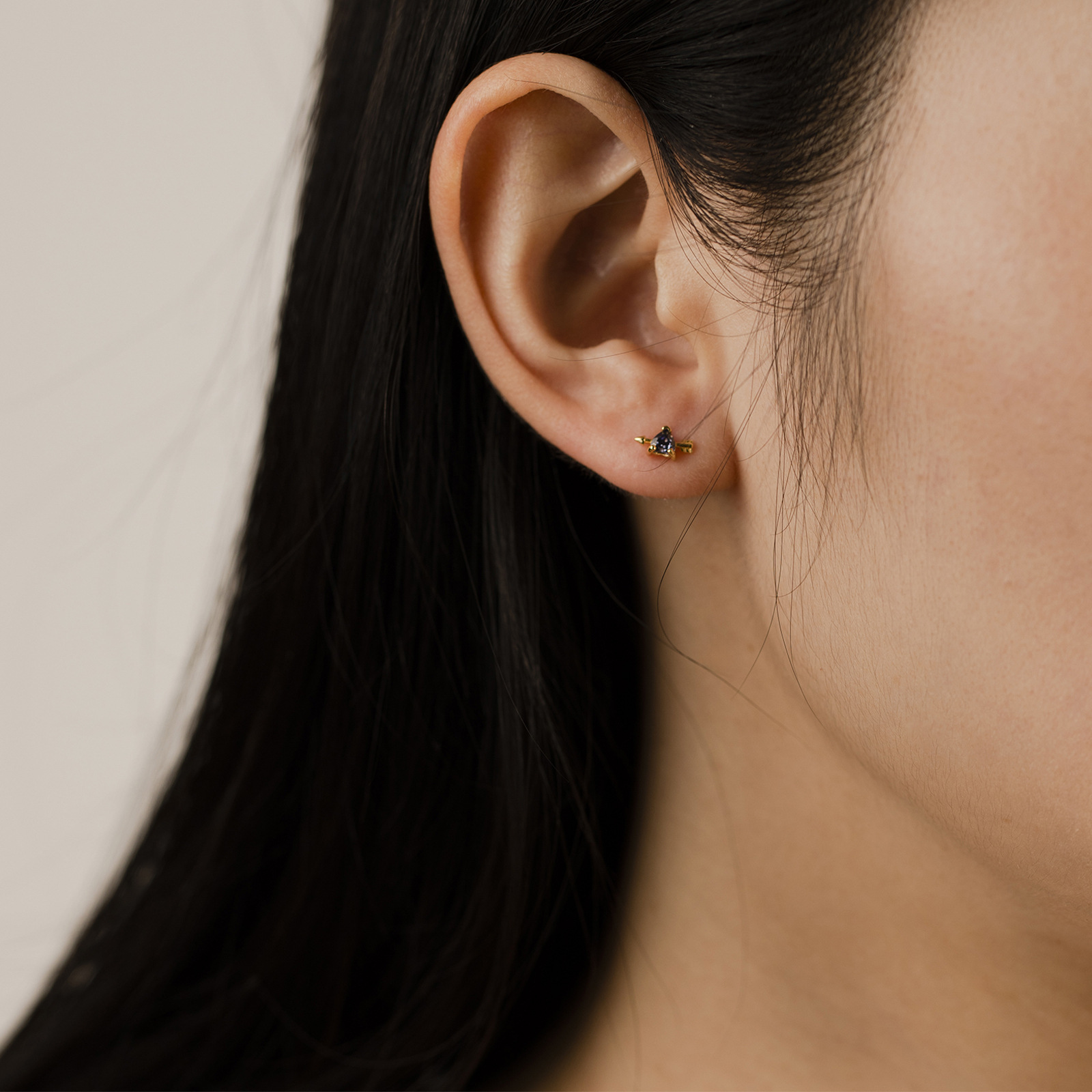 4g Weight 0.05µm-0.08µm Gold Plating Thickness Electroplating Gold Plating Process 925 Sterling Silver Ear Needle Material 18K Real Gold Plated Plating Material Zircon Inlay Material Ear Studs Classification 1 Pair 18K Gold Plated 925 Sterling Silver Zircon Heart Shape Ear Studs