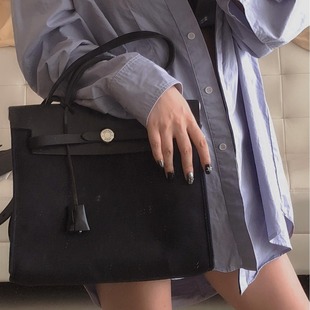 hcrbag�P����31cmţƤƴ�ӷ�����������ͨ���K���μ�б������Ů��