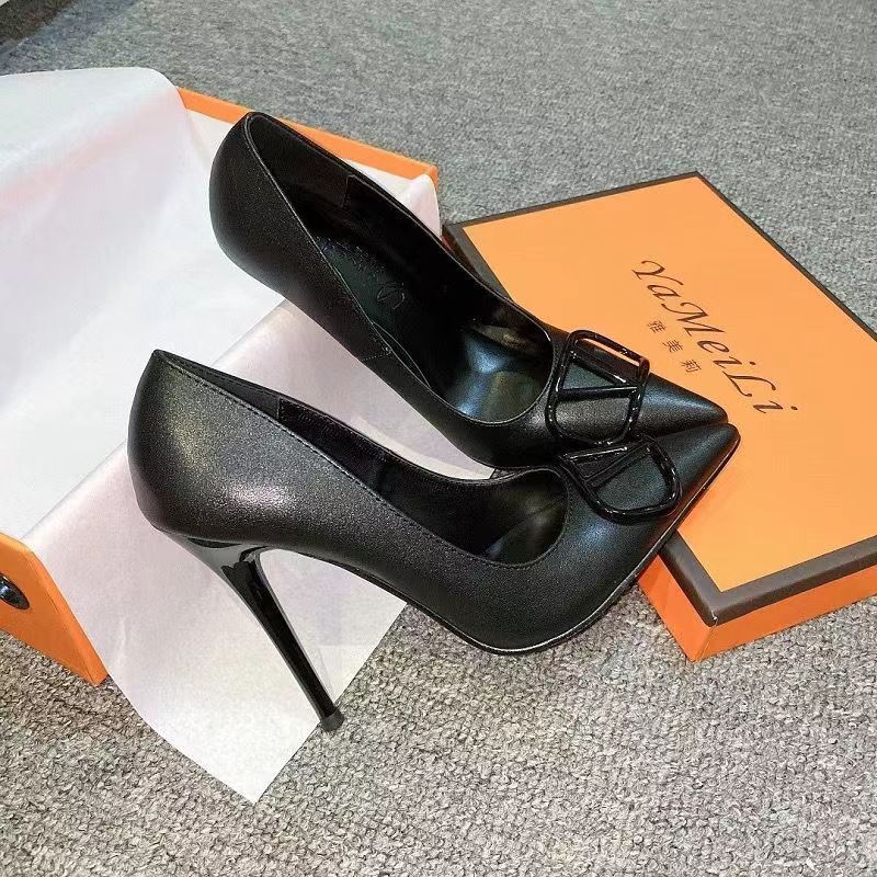 High Heels Women's 2025 Stiletto Heel Black Single-layer Shoes New Patent Leather French Design Sense Year Niche Elegant Celebrity Pointed Toe