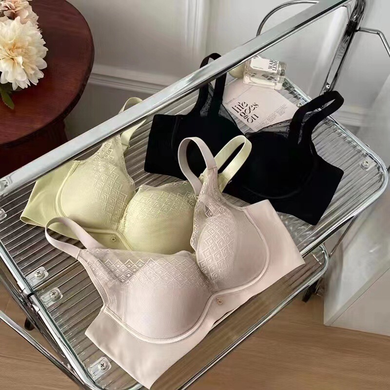 Mulberry silk glossy wireless bra medium thick small chest AB Cup push up adjustable breast collection comfortable underwear for women Mulberry silk glossy wireless bra medium thick small chest AB Cup push up adjustable breast collection comfortable underwear for women