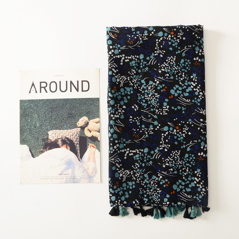 Nuevo estilo étnico retro algodón y lino sensación bufanda azul oscuro floral impreso bufanda de seda de las mujeres viajes playa toalla chal