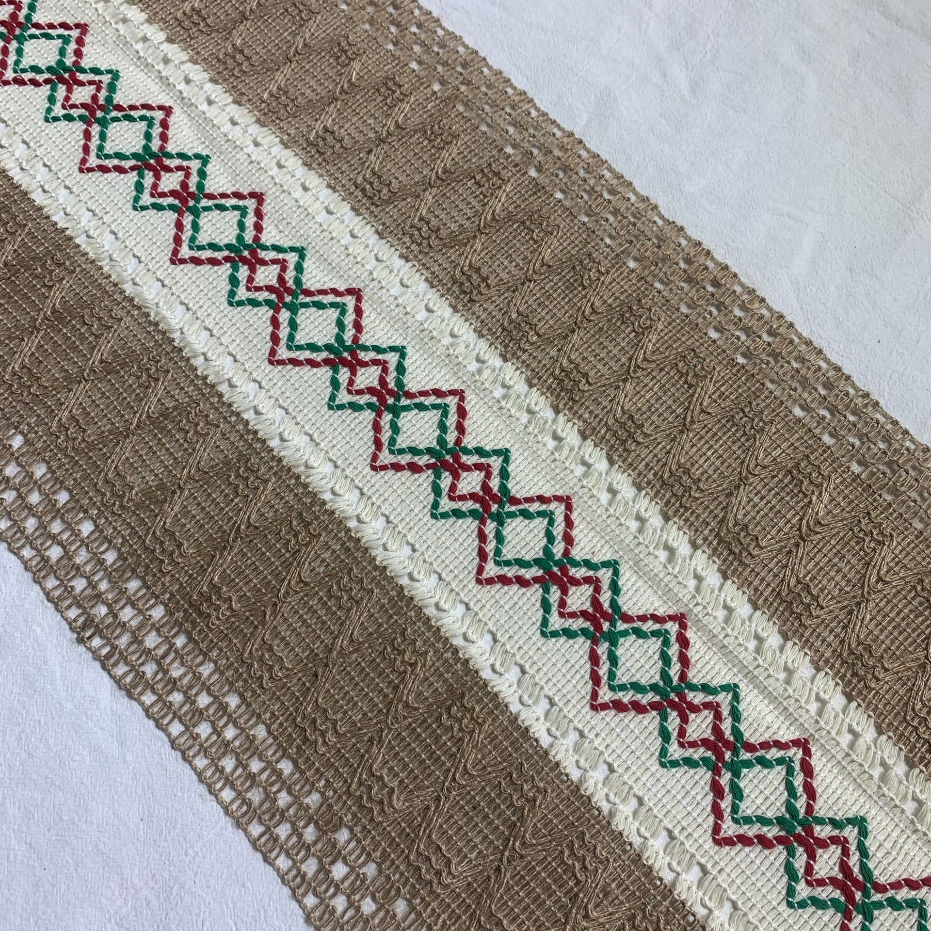 MX03 다크 브라운 바닥 중간 붉은 녹색 다이아몬드 격자