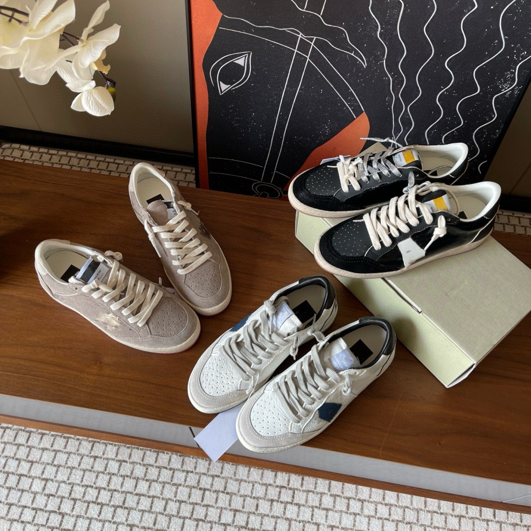 Demi-season retro two-tone sneakers platform with hidden heel, genuine leather, round toe, with a vintage distressed effect