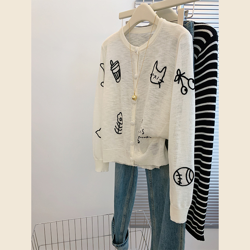 2025 Early Autumn New Versatile Slimming Stylish Age-Reducing White Embroidered Knit Cardigan Top Women's Summer Trend