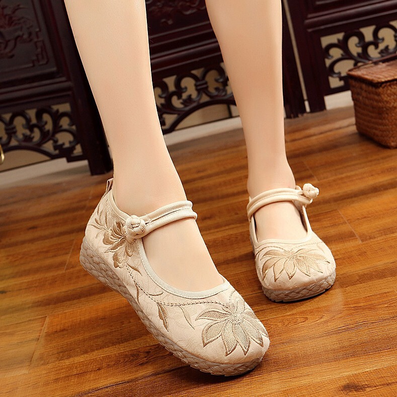 Old Beijing Cloth Shoes, Comfortable Soft Soles, Embroidered Women's Shoes for Middle-Aged and Elderly People, Comfortable Ethnic Style Embroidered Shoes, Tbottomon Soles Old Beijing Cloth Shoes, Comfortable Soft Soles, Embroidered Women's Shoes for Middle-Aged and Elderly People, Comfortable Ethnic Style Embroidered Shoes, Tbottomon Soles