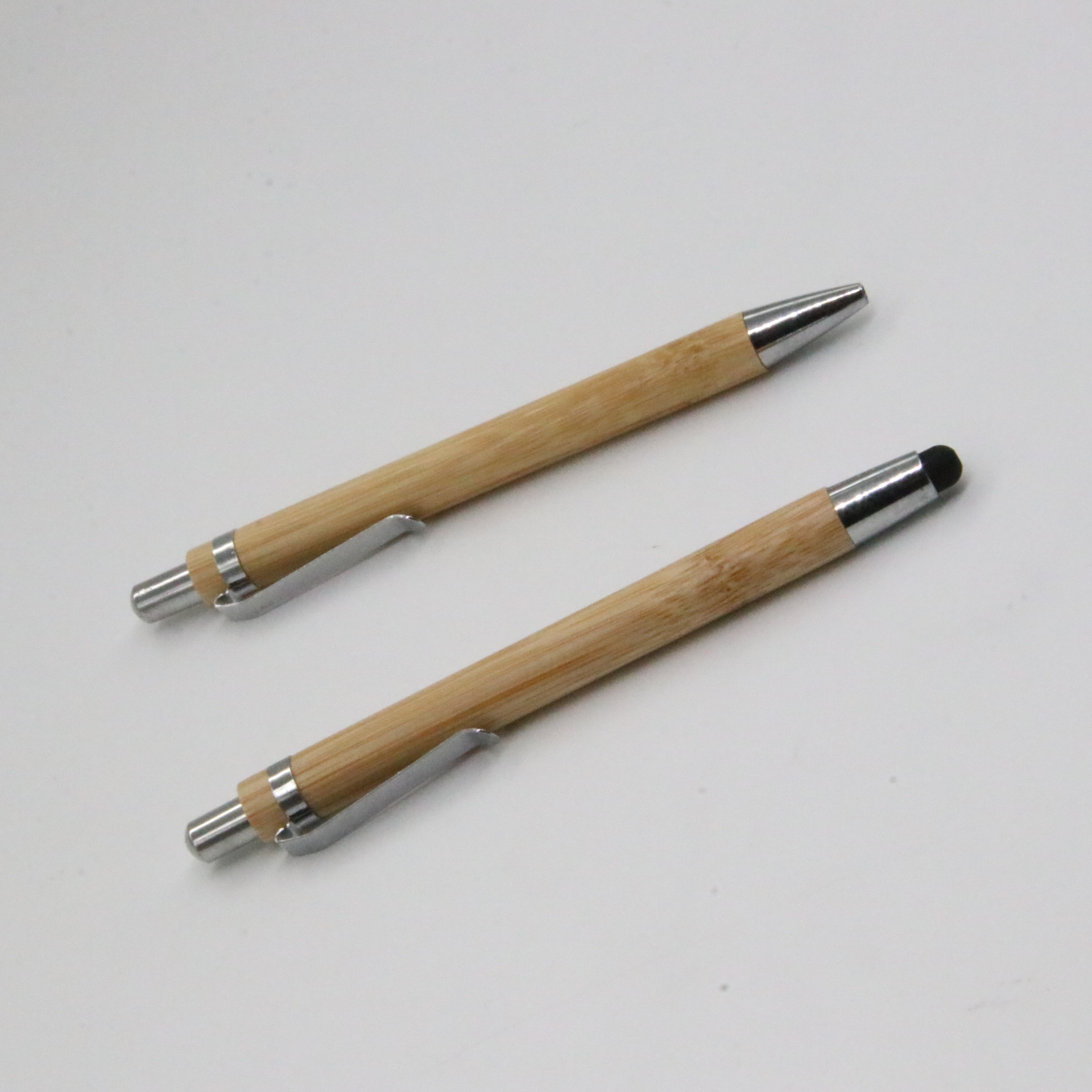Bambú bolígrafo cartón traje prensa táctil pluma regalo en stock papelería Amazon Venta caliente