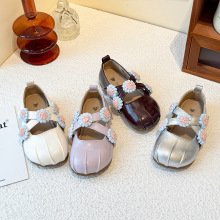 韩版女童2025复古公主鞋花朵浅口儿童单鞋软底小皮鞋玛丽珍童鞋