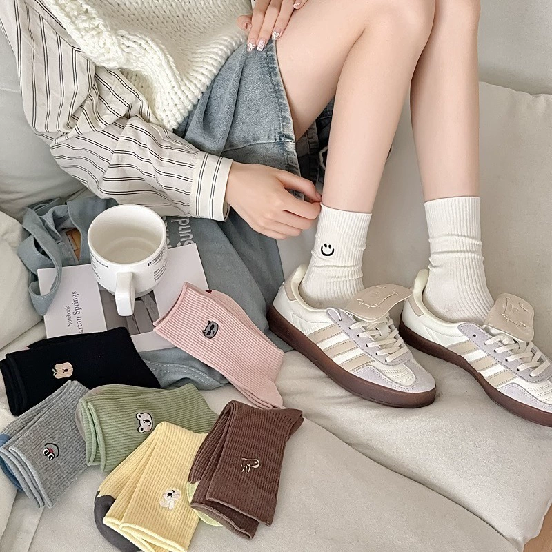 Весенние и осенние контрастные мультипликационные животные вышивка дикие академические носки в стиле колледжа