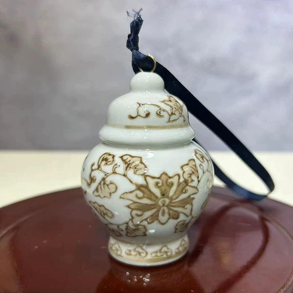 10 height 8.4 diameter 5.1cm