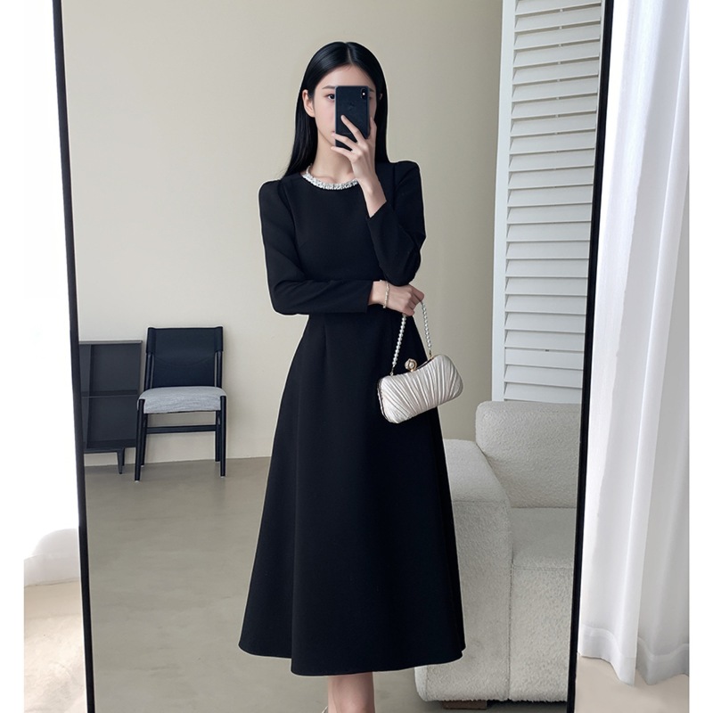 春季流行穿搭连衣裙子2025新款女装今年流行的漂亮爆款法式长裙子|undefined