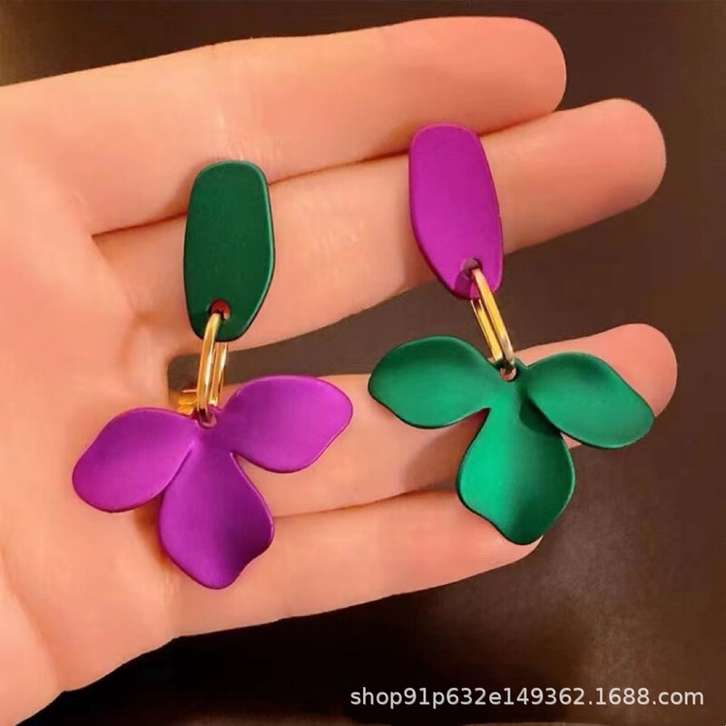 Vintage 2025 New Popular Floral Exaggerated High-End Earrings, Elegant Purple Stud Earrings, Unique Women's Ear Accessories Vintage 2025 New Popular Floral Exaggerated High-End Earrings, Elegant Purple Stud Earrings, Unique Women's Ear Accessories