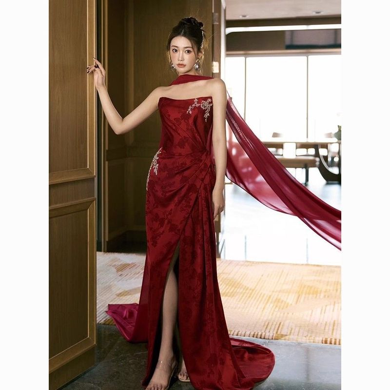 新中式订婚宴礼服女2025新款绝美高端新娘结婚晨拍晨袍鱼尾敬酒服|undefined