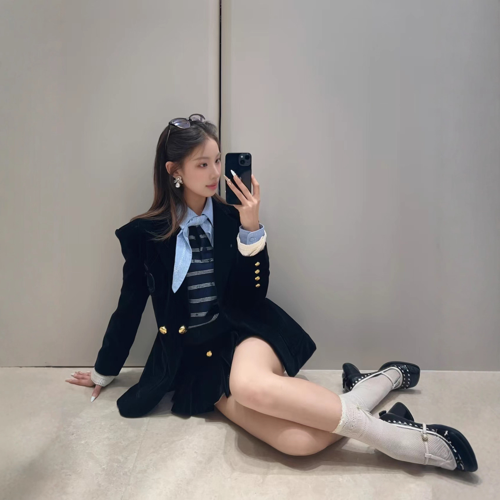 Lajia's 2026 Model In Navy Blue, Old Money Style, Silhouette-enhancing, Waist-cinching, Slimming Velvet Blazer With A_ecoleips.com