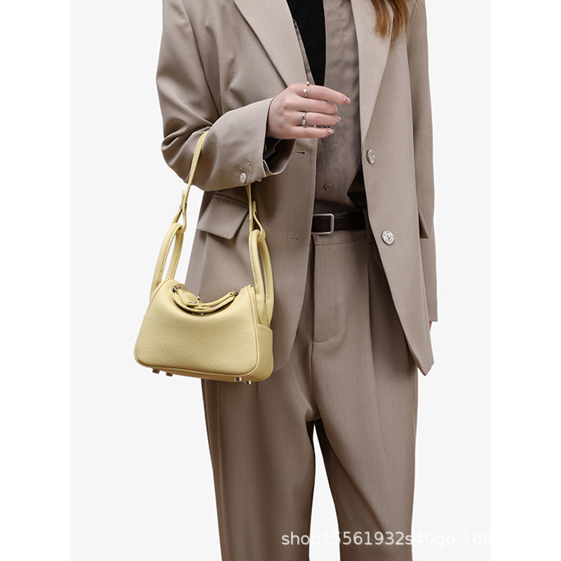 2026 New Pillow Doctor Bag Handbag Crossbody Large Capacity Shoulder Bag Luxury Women's Commuter Versatile Bag - Thumbnail 2