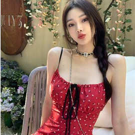 系带碎花吊带连衣裙女夏季小个子甜辣妹红色裙子收腰显瘦a字短裙