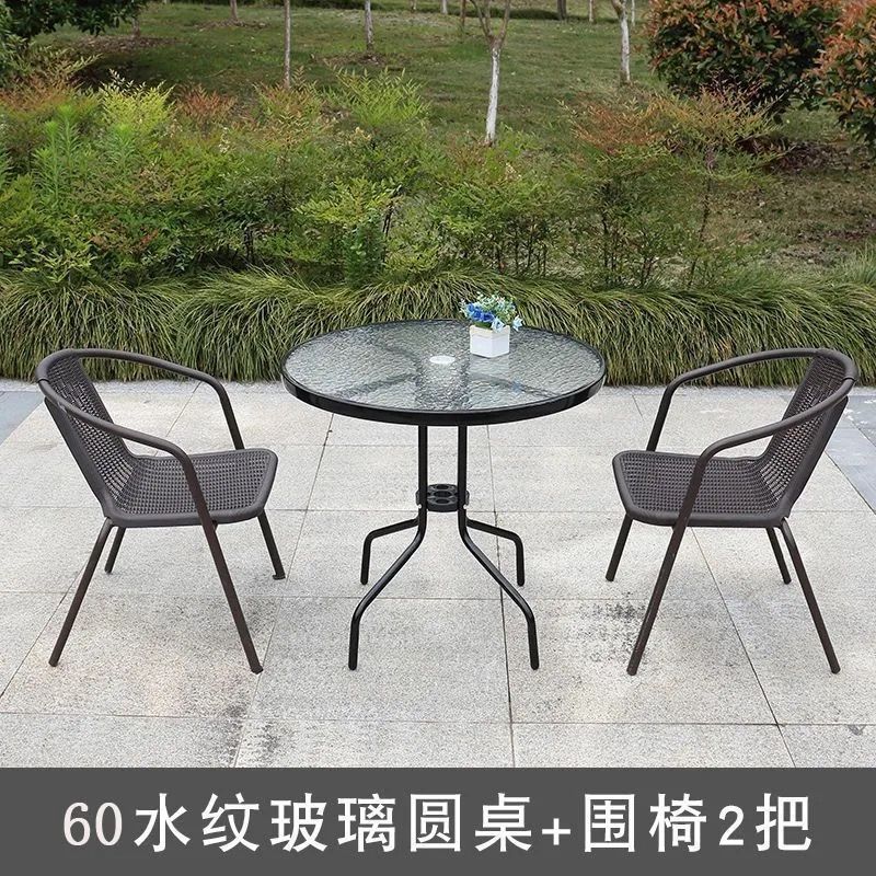 60 water pattern round table + 2 chairs