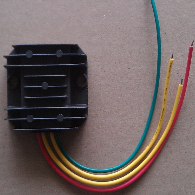 厂家配套内置式防水12V100W交流单相风力发电机充电控制器