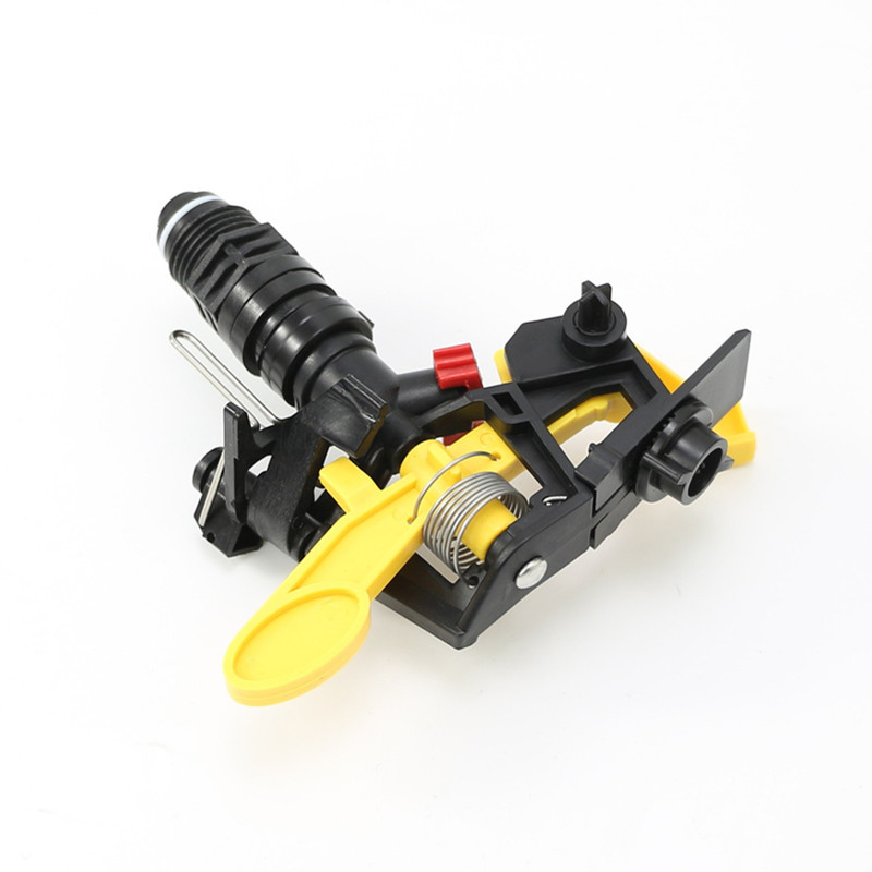 Boquilla oscilante giratoria giratoria de plástico amarillo de 4 puntos al por mayor, ángulo controlable, boquilla de riego por aspersión de jardinería de césped, enfriamiento