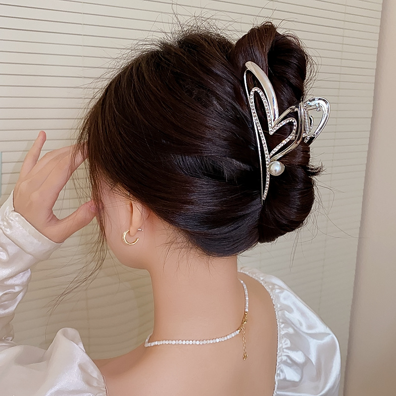 Women's Simple Style Heart Shape Alloy Diamond Hair Claws display picture 13
