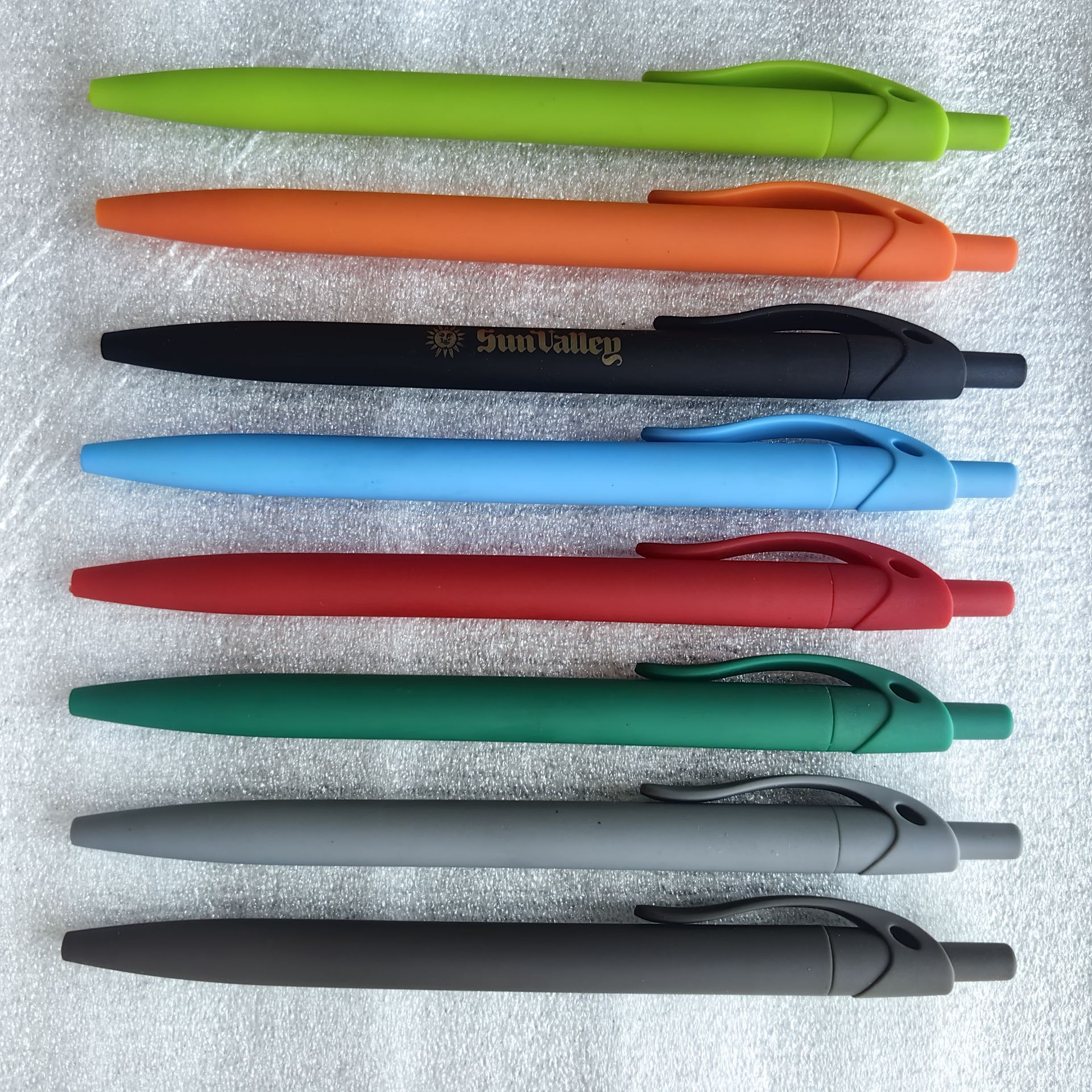 新款亚马逊广告圆珠笔中性笔喷胶酒店logo按动广告笔商务