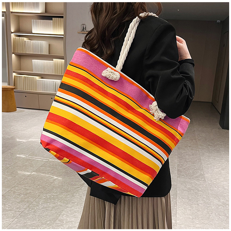 Women's Medium Canvas Geometric Stripe Streetwear Sewing Thread Square Zipper Tote Bag display picture 6