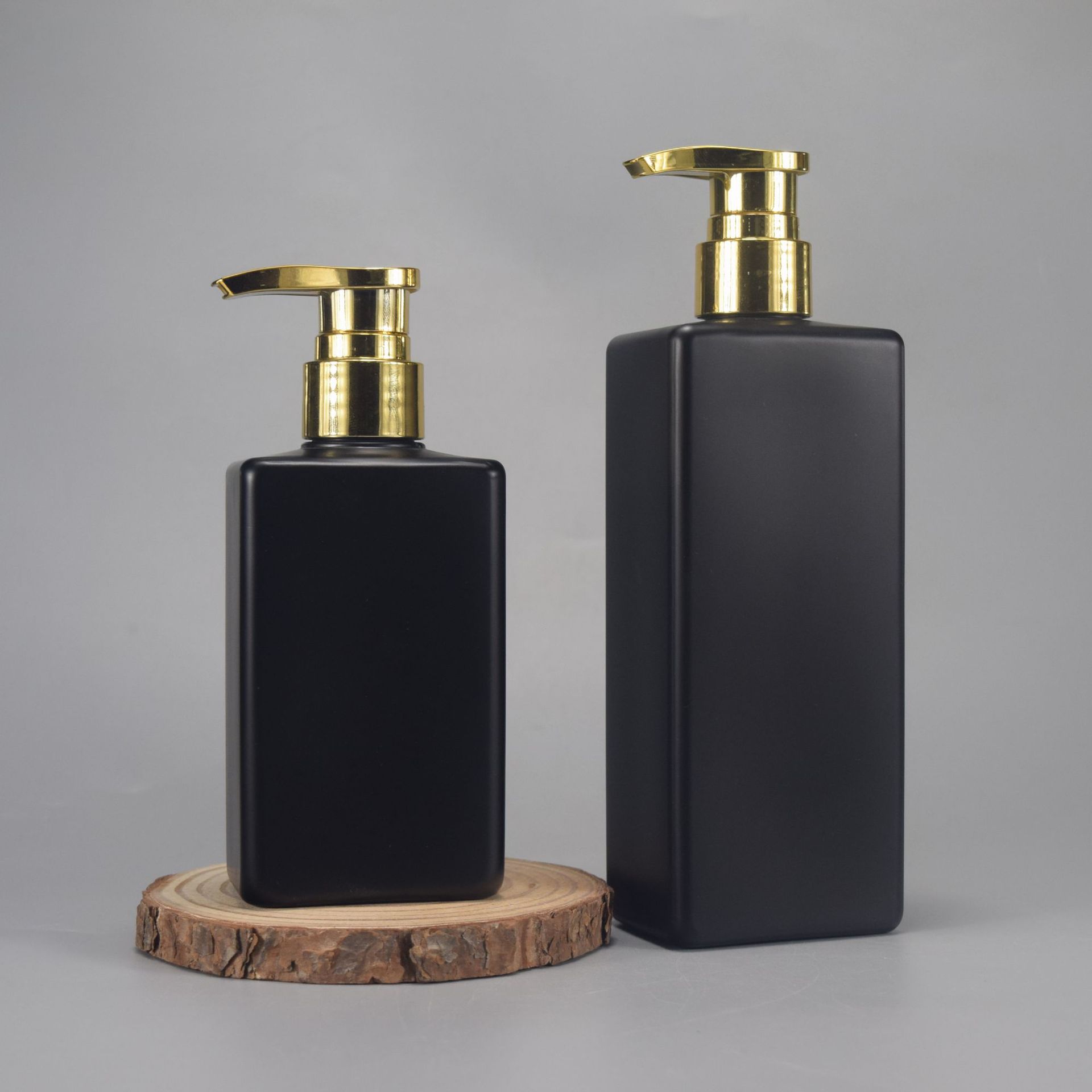Manufacturer's stock: 300ml/500ml matte black square flat bottle, PET lotion bottle, shampoo and body lotion dispensing bottle