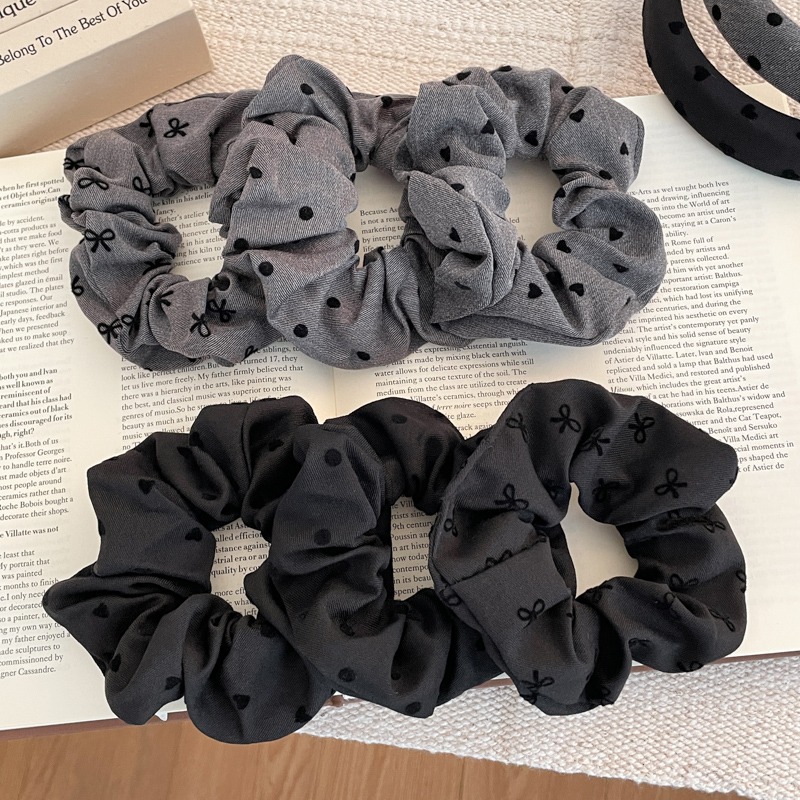 Arco negro gris anillo de cabello de intestino grueso femenino red2024 nuevo temperamento suave bola baja atada de cabello adornos de cabello