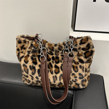 简约大容量包包2025新款潮时尚豹纹毛绒托特包大气毛毛单肩包女包