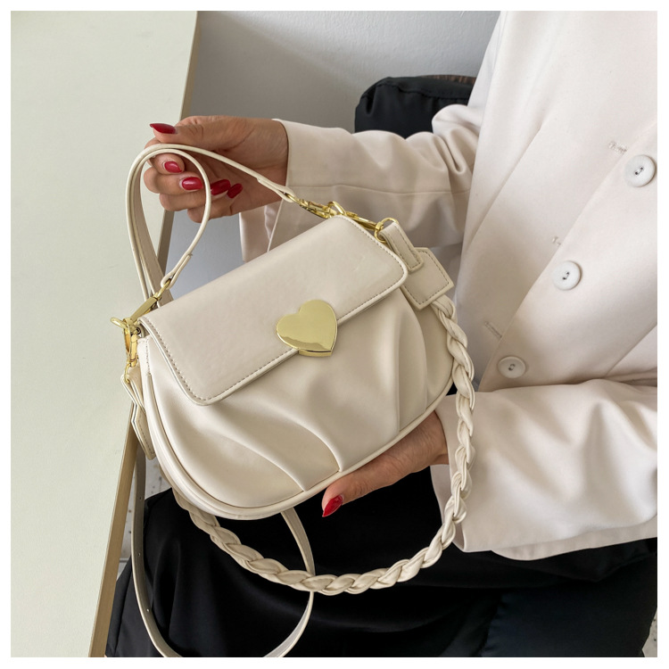 Wholesale Heart Buckle Fold One-shoulder Messenger Small Round Bag Nihaojewelry display picture 127