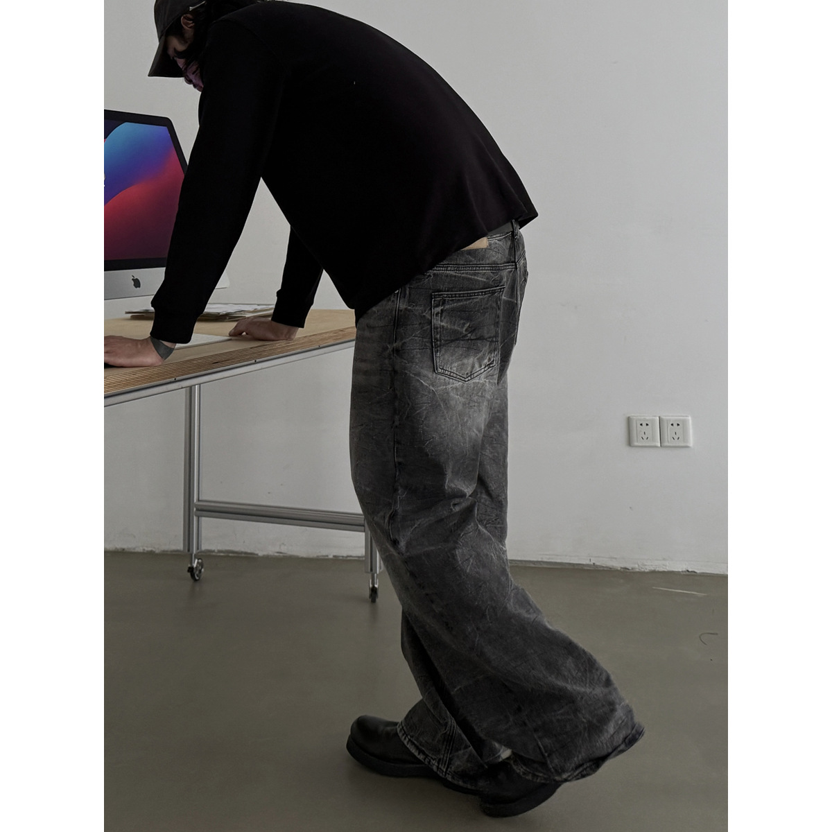 Unisex Vintage Cracked Wash Black Baggy Jeans – Retro Distressed High Street Loose Fit Denim Pants_mkmklike.com