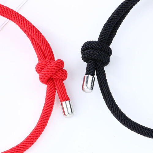 A pair of student handmade oil-woven friendship bracelets for long-distance lovers, representing magnetic attraction and solemn vows, direct sale gift.