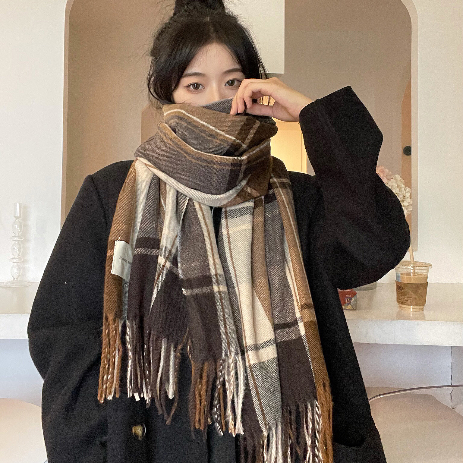 Bufanda borla invierno de las mujeres de alto grado estilo coreano pareja versátil 2023 nuevo chal a cuadros Comercio exterior bufanda transfronteriza