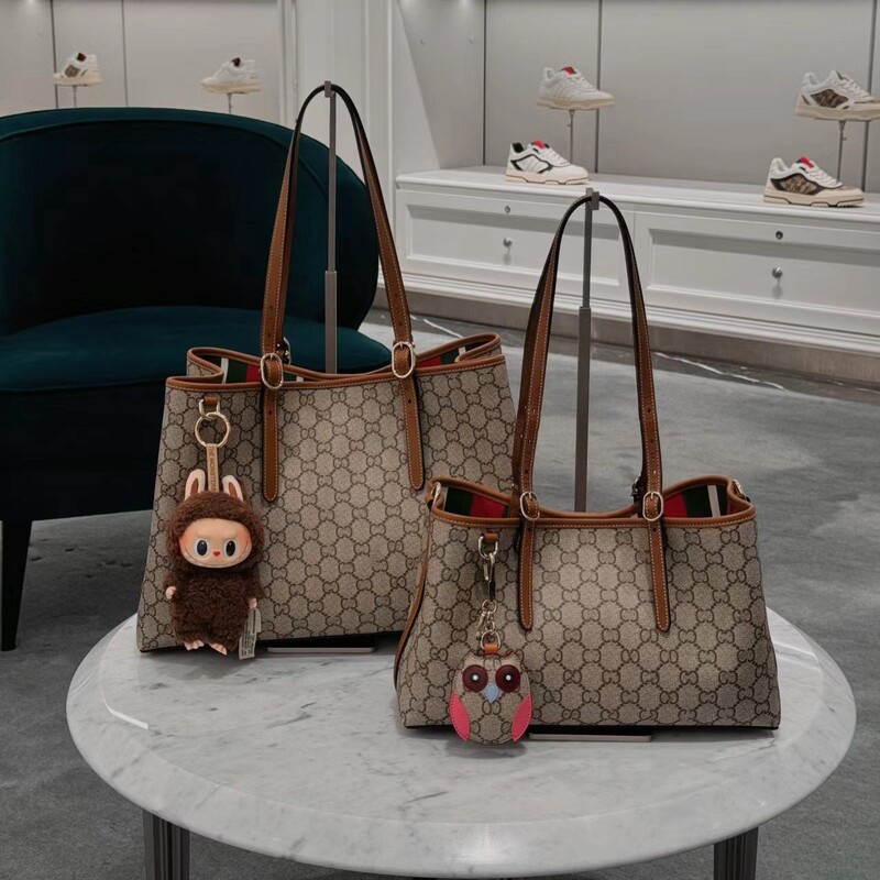 26 new vintage-style foreign trade supply women's trendy shoulder bags, tote bags, versatile couple's bags, cross-border in-stock