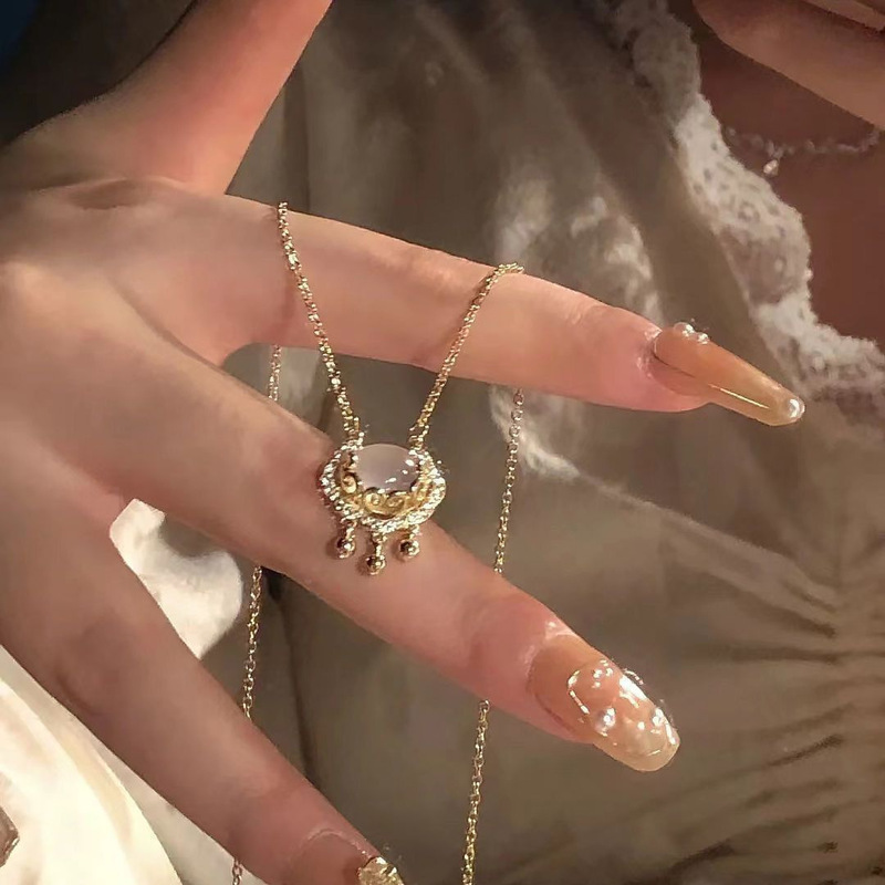 New Chinese-Style Auspicious Cloud Lock Necklace, Safe and Auspicious, High-End Light Luxury Niche Chinese Design White Chalcedony Women's Clavicle Chain New Chinese-Style Auspicious Cloud Lock Necklace, Safe and Auspicious, High-End Light Luxury Niche Chinese Design White Chalcedony Women's Clavicle Chain