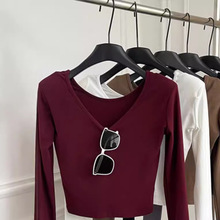 紧身性感V领纯欲打底衫女秋冬2025春季正肩长袖T恤显瘦内搭短上衣