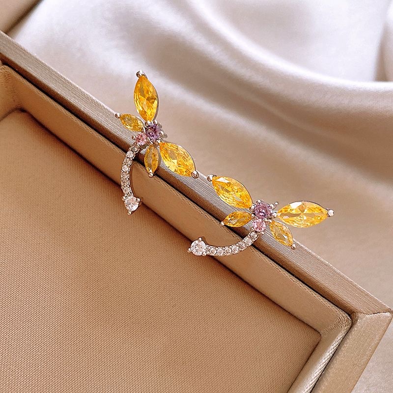 design fashionable universal earrings with zircon