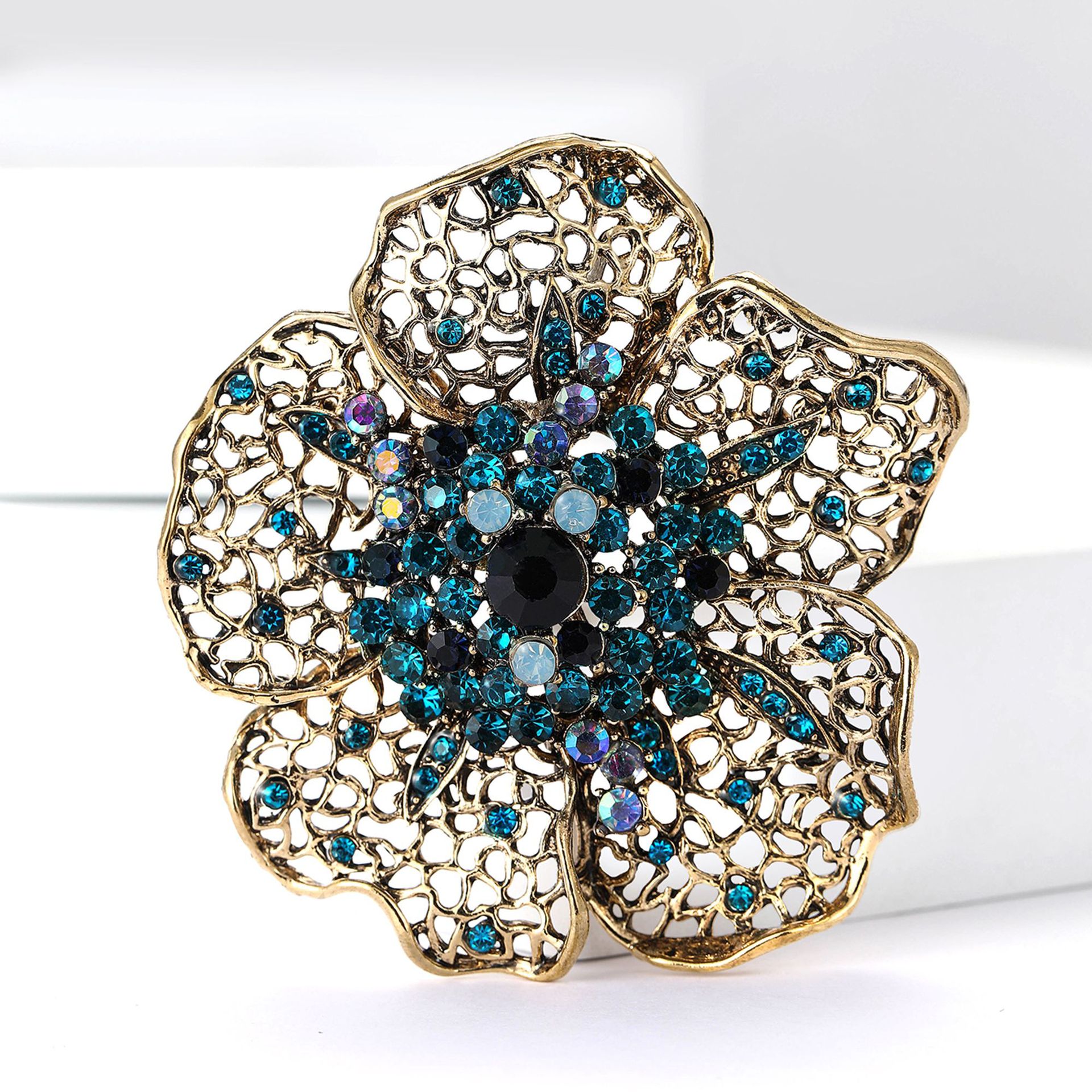 Banquet Occasion Retro Pin Flower Alloy Inlay Rhinestones Women's Brooches