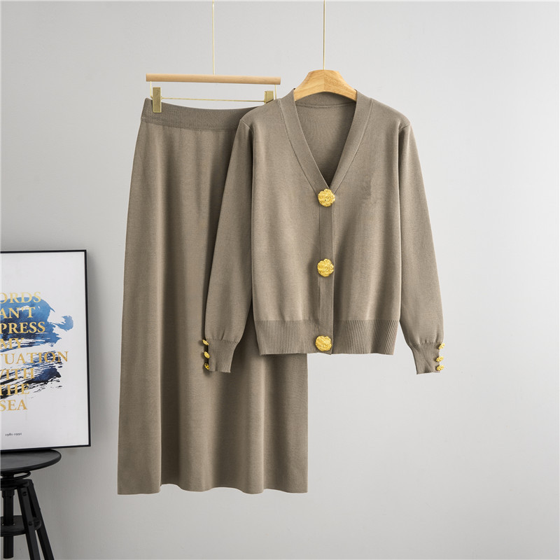 Foreign Trade Large Metal Button Knit Set for Women, Spring and Autumn Casual Cardigan Sweater and Skirt Two-Piece Set, European and American Style Foreign Trade Large Metal Button Knit Set for Women, Spring and Autumn Casual Cardigan Sweater and Skirt Two-Piece Set, European and American Style
