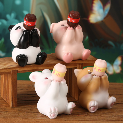 Happy tons of tons of ornaments, creative mini hand-made dolls, Coke pigs, small animals, resin craft gifts wholesale