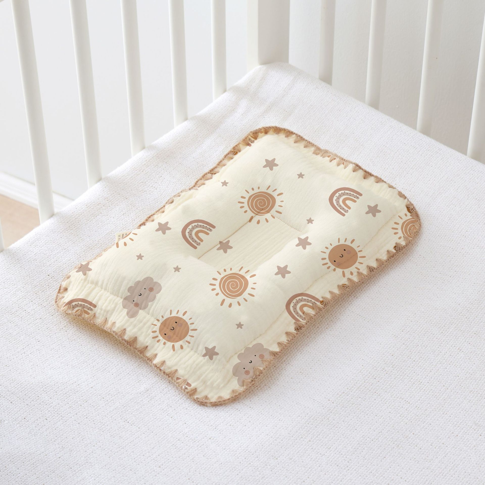 赤ちゃんの定型枕は0 ~ 6ヶ月以上です。