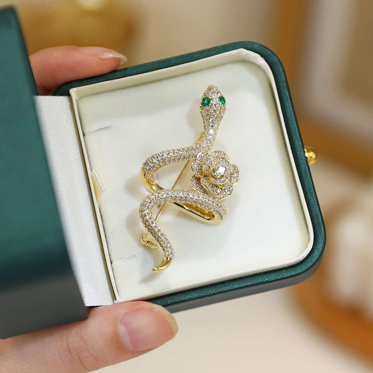 Nuevo estilo chino de estilo nacional de diamante serpiente verde rosa serpiente espíritu broche retro zodiaco este año de vida broche broche