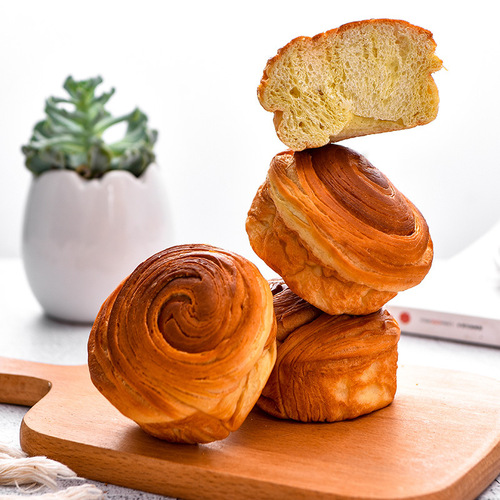 Hand-torn bread whole box breakfast cake snacks pastry snack food leisure type midnight snack filling star snack
