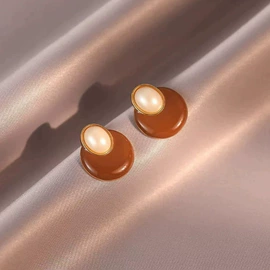 耳环;耳钉;发夹