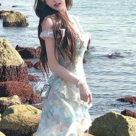 薄暮之海 夏季甜美小清新碎花显瘦辣妹连衣裙女2026夏季新款