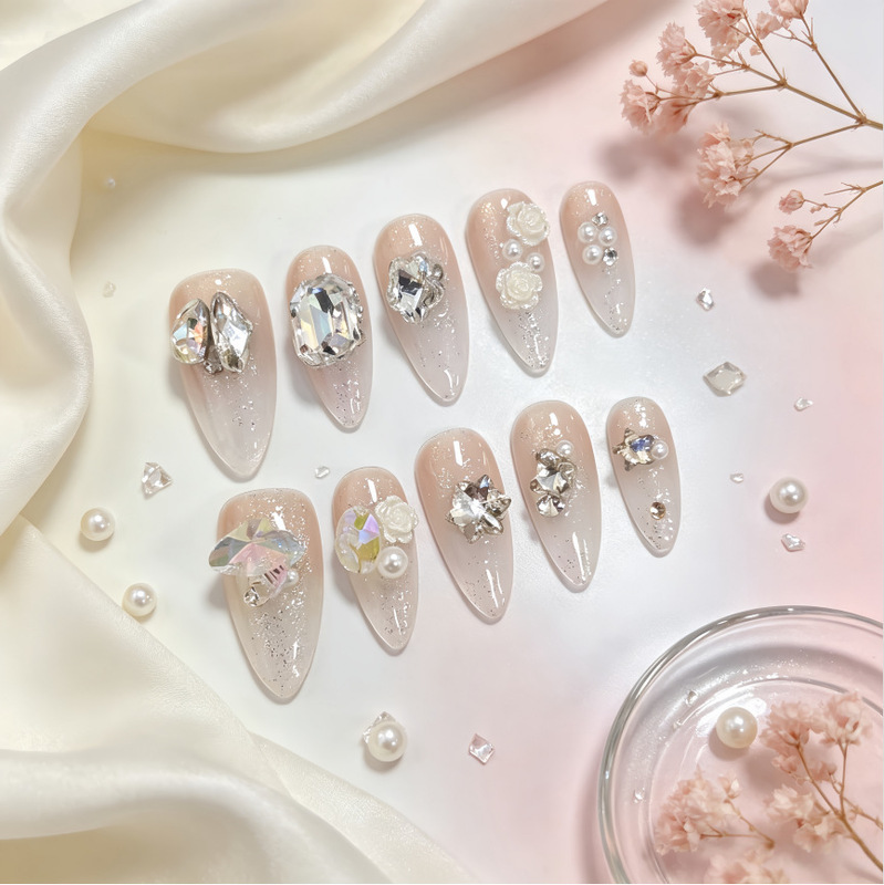 Gradient rhinestone sparkling camellia silver foil sequin handmade nail art translucent butterfly high-end press-on nails Gradient rhinestone sparkling camellia silver foil sequin handmade nail art translucent butterfly high-end press-on nails
