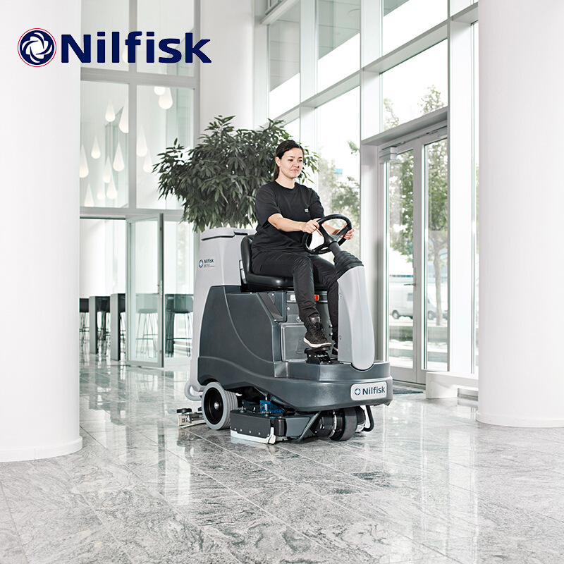 Nilfisk BR855 産業用および商業用中型および大型全自動洗浄機 空港高速鉄道駅|undefined