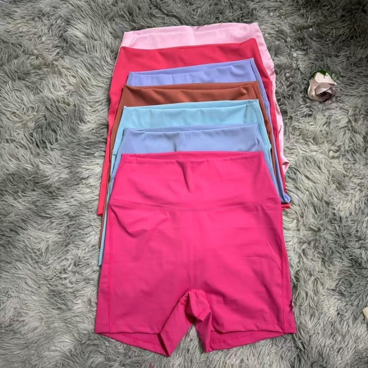Pantalones cortos de yoga de acondicionamiento de verano corredores ajustados de cintura alta velocidad secos transpirables pantalones cortos desnudos