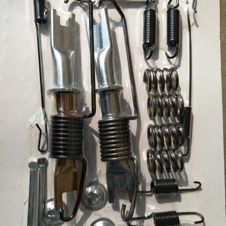 Suministro de kit de reparación de freno de tambor trasero para caliper de coche HIACE 04943 47061-26020 08030