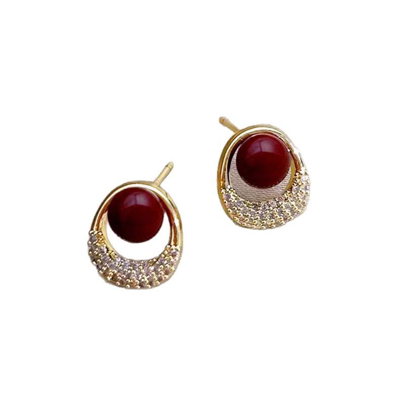 Cubic Zirconia And Pearl Stud Earrings For Everyday Elegance_voghion.com