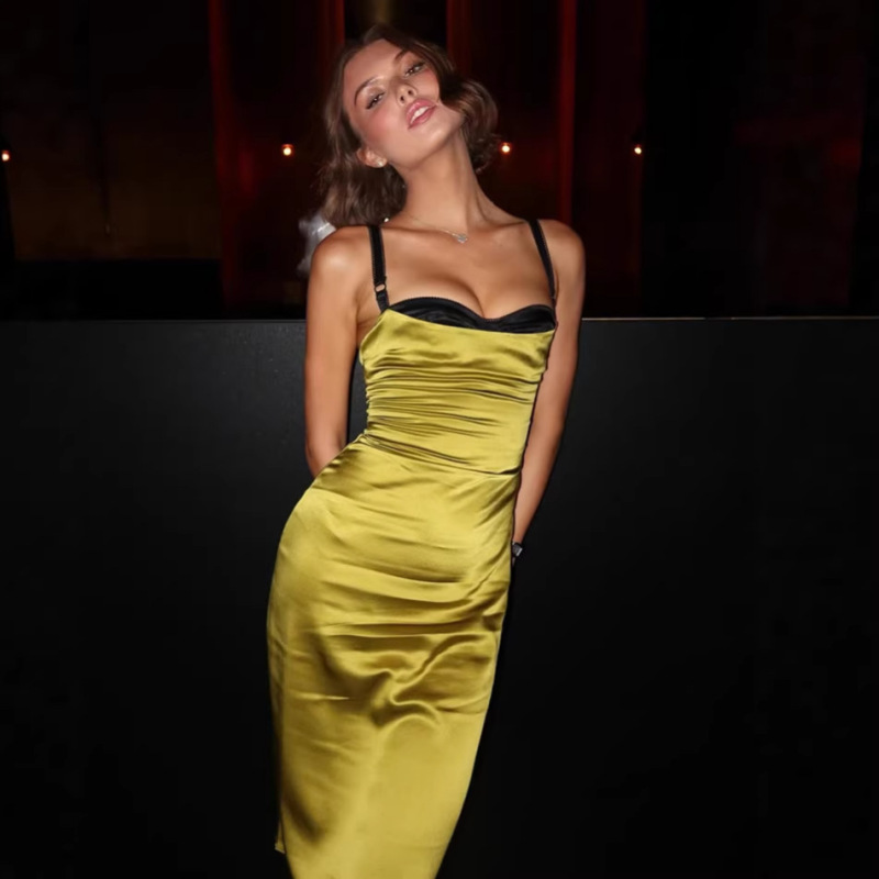 2026 Summer Cross-Border European and American Style Color-Blocking Spaghetti Strap Low-Cut Simple and Elegant Mid-Length Dress Wholesale 2026 Summer Cross-Border European and American Style Color-Blocking Spaghetti Strap Low-Cut Simple and Elegant Mid-Length Dress Wholesale